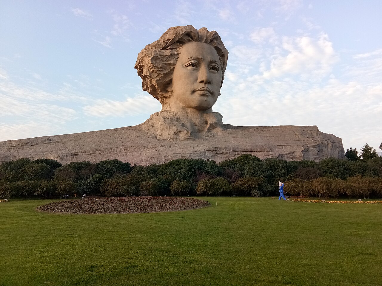 橘子洲头 · 青年毛泽东艺术雕塑
